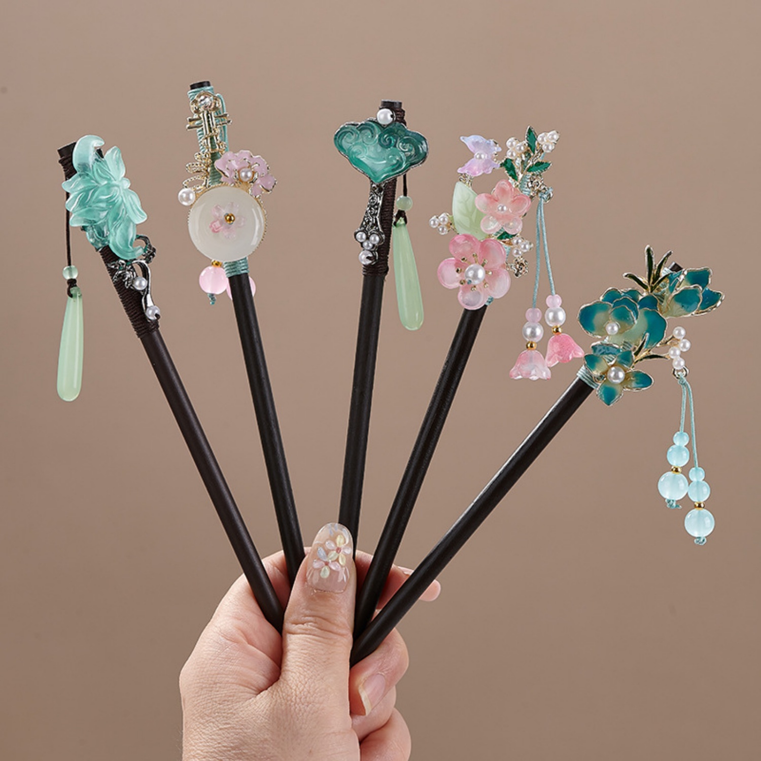 Florist Supplies - ヴィンテージフラワーヘアピン女性のためのエレガントな木製花ヘアスティックライト高級韓服ドレス帽子ジュエリーヘアアクセサリー